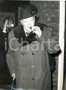 Fotografia d epoca originale 1960 LONDON Hyde Park Gate  Winston CHURCHILL smoking cigar Photo 15x20 cm 1