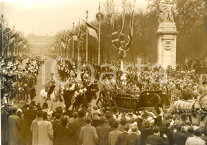 Fotografia d epoca originale 1960 LONDON Buckingham Palace  Queen Elizabeth and Charles DE GAULLE  Photo 1