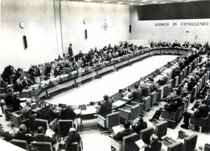 Fotografia d epoca originale 1973 BRUXELLES  Riunione dei ministri dei Paesi NATO Foto 18x13 cm 1
