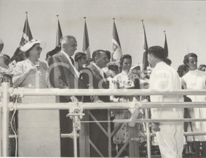 Fotografia d epoca originale 1954 CASTELLAMMARE DI STABIA Varo motocisterna AGIP  Antonio GAVA Enrico MATTEI 1