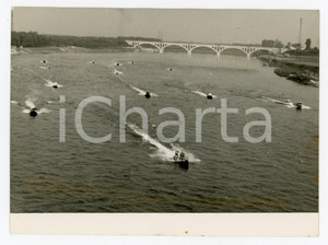 Fotografia d epoca originale 1954 PAVIAVENEZIA  Motonautica  Partenza degli scafi fuoribordo 580 cc  Foto 1