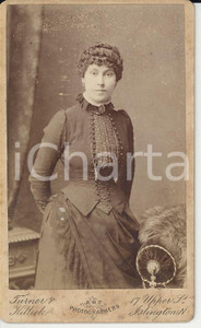 Fotografia d epoca originale 1870 ca LONDON Ritratto di una giovane donna  Foto TURNER & KILLICK CDV 1