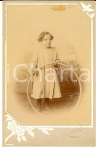 Fotografia d epoca originale 1900 ca BRESCIA Ritratto di bambino con il cerchio Foto CAPITANIO 11x16 1