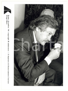 Fotografia d epoca originale 1996 ROMA  RINNOVAMENTO ITALIANO Diego MASI beve un caffÃ¨  Foto 17x24 cm 1
