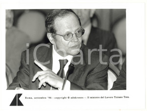 Fotografia d epoca originale 1996 ROMA Ritratto di Tiziano TREU ministro del Lavoro  Foto 24x17 cm 1