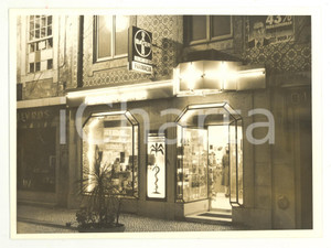 Fotografia d epoca originale 1970 ca LISBOA VINTAGE Farmacia in un palazzo decorato con azulejos Foto 1