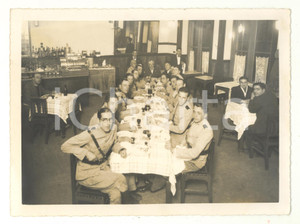 Fotografia d epoca originale 1938 FIGUEIRA DA FOZ Convivio di militari portoghesi  REAL PHOTO cm 22 x 16 1