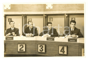 Fotografia d epoca originale 1963 TELEVISÃƒO PORTUGAL  PASSA PALAVRA  I concorrenti Foto 18x13 cm 1