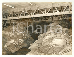 Fotografia d epoca originale 1976 MADRID General Post Office strike  REAL PHOTO cm 24 x 18 1