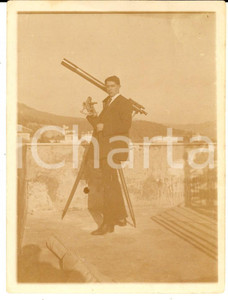 Fotografia d epoca originale 1920 PORTO MAURIZIO Ritratto di visitatore alla Specola Foto VINTAGE 9x12 cm 1