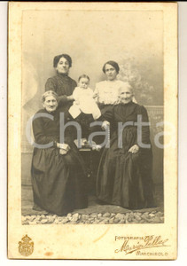 Fotografia d epoca originale 1900 ca MARCHIROLO Ritratto di famiglia al femminile  Foto Maria PELLA RARA 1