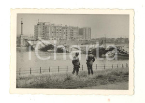 Fotografia d epoca originale 1945 ca WW2 GERMANIA Un ponte distrutto dalla guerra  Fotografia 9x6 cm 1