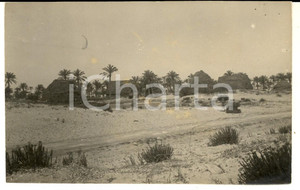 Fotografia d epoca originale 1915 ca LIBIA Veduta di un villaggio tradizionale  Foto cartolina VINTAGE 1