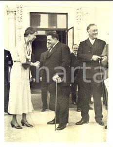 Fotografia d epoca originale 1933 WASHINGTON Edouard HERRIOT bids goodbye to Mrs ROOSEVELT  Photo 18x24 1