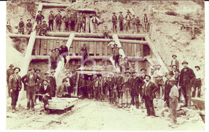 Fotografia d epoca originale 1907 WOCHEINER VELLACH Ferrovie  Maestranze presso galleria in costruzione FOTO 1