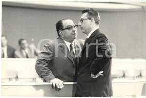 Fotografia d epoca originale 1969 ROMA XI Congresso Nazionale DC  Arnaldo FORLANI e Umberto DELLE FAVE 1