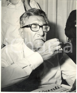 Fotografia d epoca originale 1965 ca ROMA Congresso PSI  Riccardo LOMBARDI fuma la pipa Foto 20x25 1