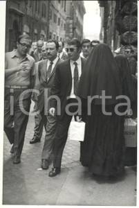 Fotografia d epoca originale 1965 ca ROMA Arrivo di Mauro FERRI per congresso PARTITO SOCIALISTA ITALIANO 1