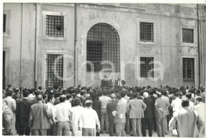 Fotografia d epoca originale 1965 ca ROMA CAMPITELLI Sede PSU  Mario TANASSI  Luigi PRETI  Mauro FERRI 1