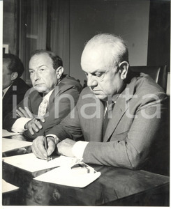Fotografia d epoca originale 1965 ca ROMA Congresso PSI  Francesco DE MARTINO e Luigi BERTOLDI Foto 25x20 1