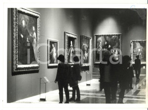 Fotografia d epoca originale 1997 GENOVA Mostra di Antoon VAN DYCK  Passaggio dei visitatori Foto 18x13 cm 1