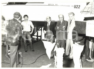 Fotografia d epoca originale 1990 ca GENOVA Salone Nautico  AutoritÃ  in visita durante conferenza stampa 1