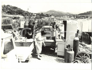 Fotografia d epoca originale 1988 GENOVA Campo nomadi di BOLZANETO  Arrivo di un PIAGGIO Ape Foto VINTAGE 1