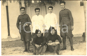 Fotografia d epoca originale 1930 ca TRIPOLI LIBIA Ufficiali italiani in divisa con il fez  Foto cartolina 1