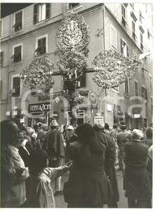 Fotografia d epoca originale 1993 GENOVA  SAMPIERDARENA Manifestazione religiosa nel centro storico Foto 1