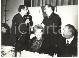 Fotografia d epoca originale 1990 ca GENOVA Cerimonia di premiazione 8 Foto VINTAGE 24x18 cm 1