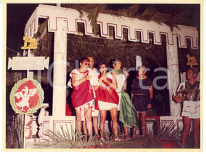 Fotografia d epoca originale 1995 ca GENOVA  COSTUME Festa a tema antica Roma  Karaoke Foto 24x18 1