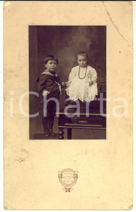 Fotografia d epoca originale 1905 ca BIELLA Ritratto di due fratellini per mano  Foto Studio ROSSETTI 16x26 1