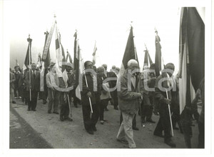 Fotografia d epoca originale 1990 ca GENOVA Corteo ex combattenti M.S.C. COLOMBO QUEZZI Foto COSTUME 1