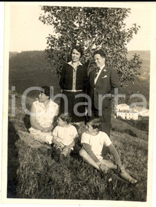 Fotografia d epoca originale 1929 MIGNANEGO / GIOVI GE Ritratto di famiglia in collina  Foto 8x11 cm 1