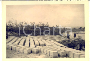 Fotografia d epoca originale 1953 AREA DI ALBA  Impresa I.C.E.S.C.  Blocchi sul fiume TANARO  Foto 10x7 cm 1