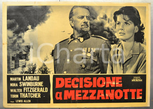 Materiale cinematografico d’epoca 1964 DECISIONE A MEZZANOTTE Martin LANDAU Nora SWINBURNE Fotobusta 66x46 cm 1