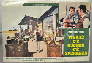 Materiale cinematografico d’epoca 1974 Finché c é guerra c é speranza Alberto SORDI Silvia MONTI Fotobusta 66x46 1