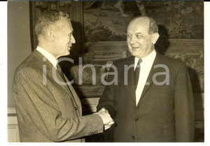 Fotografia d epoca originale 1963 PARIS Maurice COUVE DE MURVILLE accoglie Dean RUSK al Quai d Orsay Foto 1