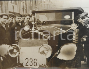 Fotografia d epoca originale 1959 URSS MOSCA Folla per la  Rolls Royce di Lenin dopo il restauro  Foto 18x13 1