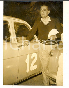 Fotografia d epoca originale 1956 ROMA CASTEL FUSANO Luciano CIOLFI vincitore su Alfa Giulietta 1300 Foto 1
