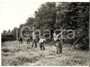 Fotografia d epoca originale 1957 ASHMORE Family CRAWLEY in the bowandarrow hunt  Photo 20x15 cm 1