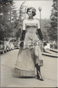 Fotografia d epoca originale 1959 PARIS MODE CrÃ©ation en cuire MERENLENDER Cravache Photo 13x18 cm 1