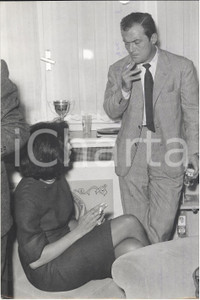 Fotografia d epoca originale 1960 ROMA Rosanna SCHIAFFINO conversa con Van HEFLIN Foto 13x18 cm 1