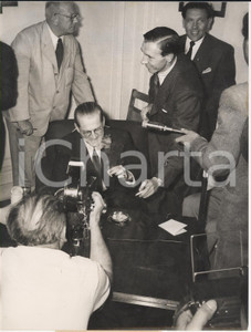 Fotografia d epoca originale 1953 WIEN Edgar SANDERS discharged from Hungarian imprisonment Photo 15x20 cm 1