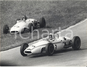 Fotografia d epoca originale 1964 GP DELLA LOTTERIA DI MONZA Picko TROBERG su Brabham BT9 FORD Foto 24x18 1