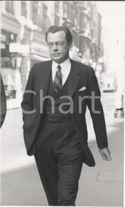 Fotografia d epoca originale 1958 LONDON Marquess of MILFORD HAVEN walking to Divorce Court Photo 1
