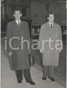 Fotografia d epoca originale 1957 BRIGHTON Portrait of detectives Trevor HEATH and John HAMMERSLEY Photo 1