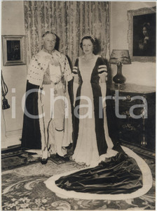 Fotografia d epoca originale 1953 LONDON Coronation Rehearsal Portrait of Duke and Duchess of Norfolk Photo 1