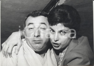 Fotografia d epoca originale 1964 MILANO Teatro ManzoniSimoni Piero MAZZARELLA e Tonini NAVA Foto 18x13 cm 1