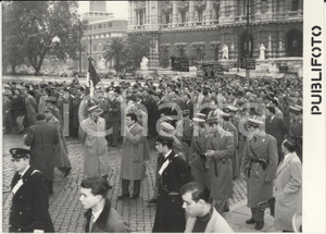 Fotografia d epoca originale 1954 ROMA Manifestazione mutilati pro tredicesima mensilità  Foto 18x13 cm 1